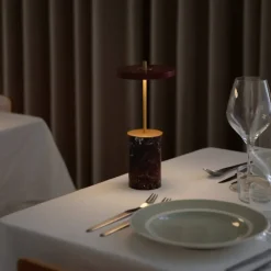 Asteria Move Mini Bordslampa Portabel, Röd Marmor