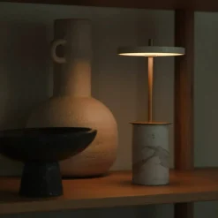 Asteria Move Mini Bordslampa Portabel, Vit Marmor