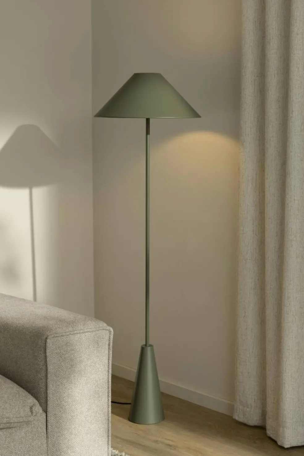 Cannes Golvlampa, Mossgrön