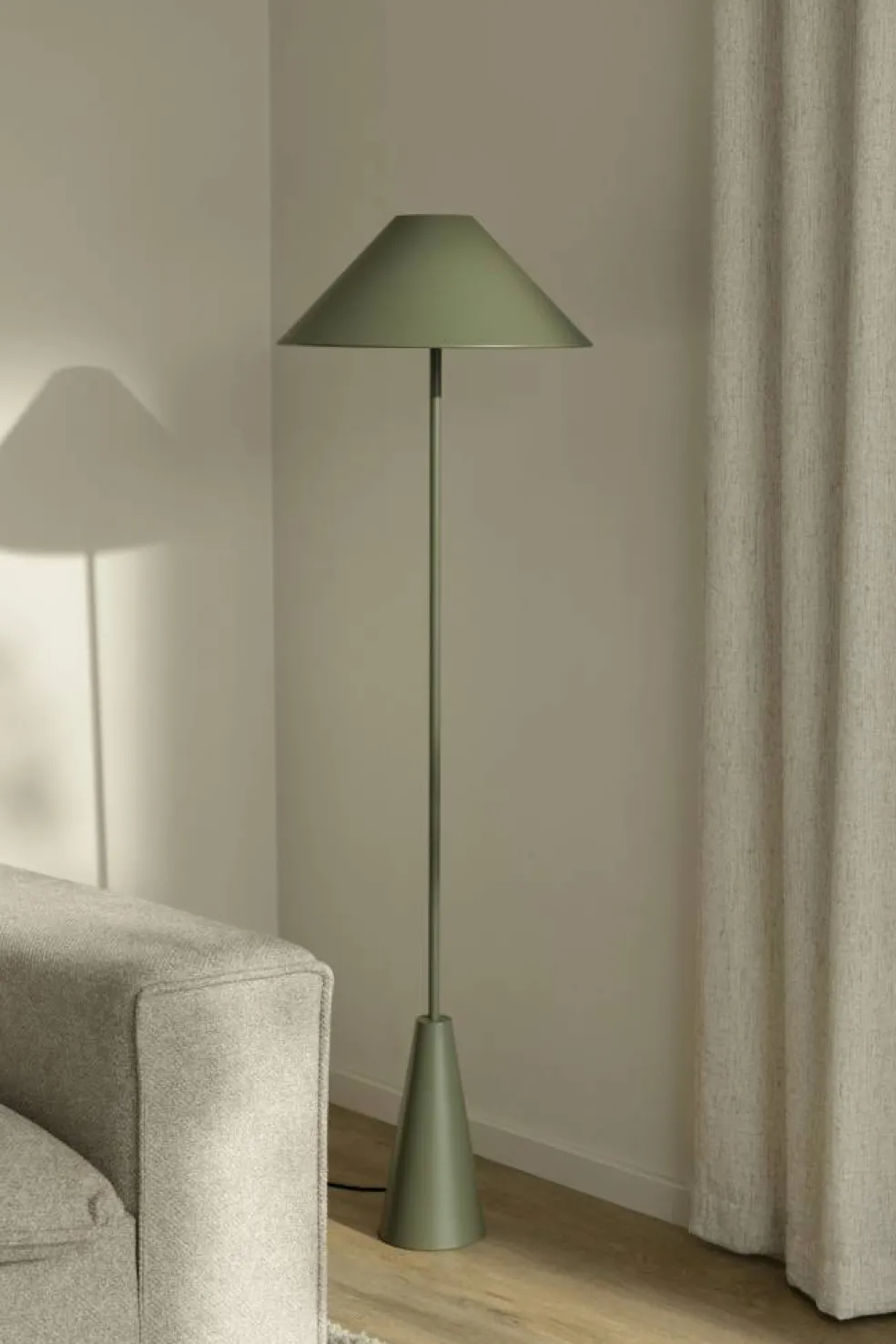 Cannes Golvlampa, Mossgrön
