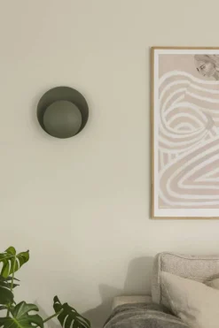 Orbit Vägglampa, Mossgrön